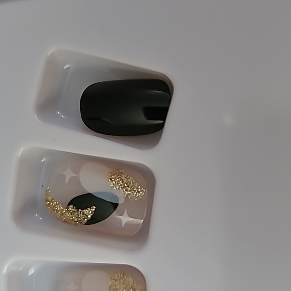 2/$16 Black Glittering Hearts Press On Nails - Picture 17 of 17